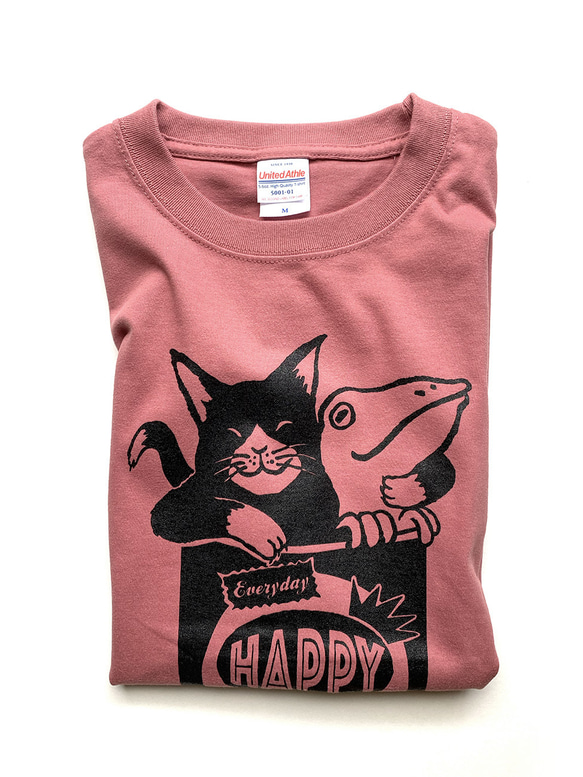 猫とカエルのTシャツ（ヘイジーピンク）男女兼用 1枚目の画像