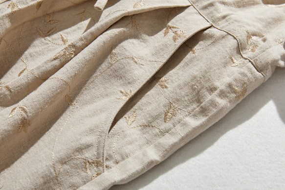 毛衣裙採用優質刺繡布料製成，凸顯廓形，棉亞麻 230930-2 第5張的照片