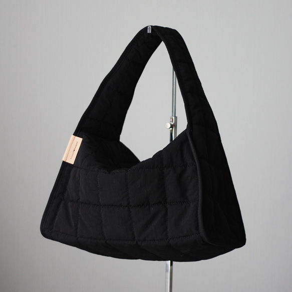 パファーバッグ セミショルダー キルティング キルト シングルハンドル エアリー 太ベルト 秋冬バッグ 軽い B-198 2枚目の画像