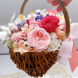 母の日ギフト　薔薇とカーネーション　プリザーブドフラワー　花籠　フラワーバスケット　アレンジメント　お祝い　開店祝い 12枚目の画像