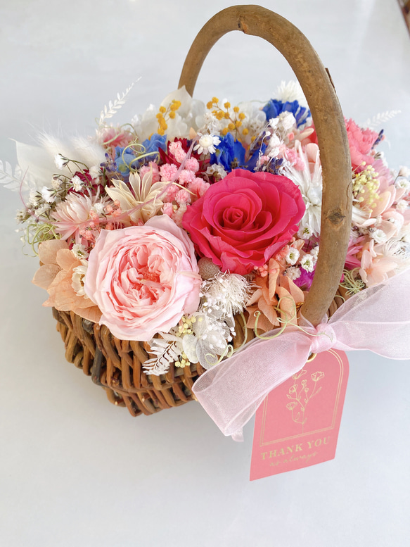 母の日ギフト　薔薇とカーネーション　プリザーブドフラワー　花籠　フラワーバスケット　アレンジメント　お祝い　開店祝い 9枚目の画像