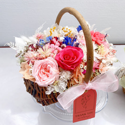 母の日ギフト　薔薇とカーネーション　プリザーブドフラワー　花籠　フラワーバスケット　アレンジメント　お祝い　開店祝い 2枚目の画像