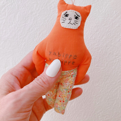 こまり顔猫　ぬいぐるみ　マスコット　rabippe   サイケちゃん　オレンジ　Sサイズ 3枚目の画像