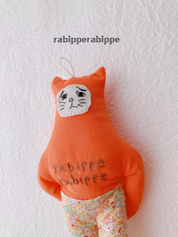 こまり顔猫　ぬいぐるみ　マスコット　rabippe   サイケちゃん　オレンジ　Sサイズ 1枚目の画像
