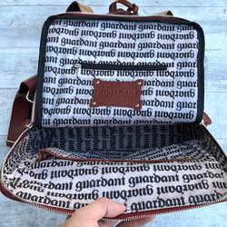 <50%OFFSALE> 大人気のコの字デザインジッパーリュックの革がランクアップし新色が登場しました。REDBROWN 6枚目の画像