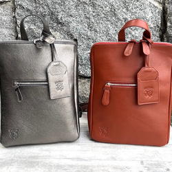 <50%OFFSALE> 大人気のコの字デザインジッパーリュックの革がランクアップし新色が登場しました。REDBROWN 9枚目の画像