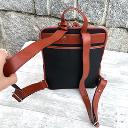 <50%OFFSALE> 大人気のコの字デザインジッパーリュックの革がランクアップし新色が登場しました。REDBROWN 4枚目の画像