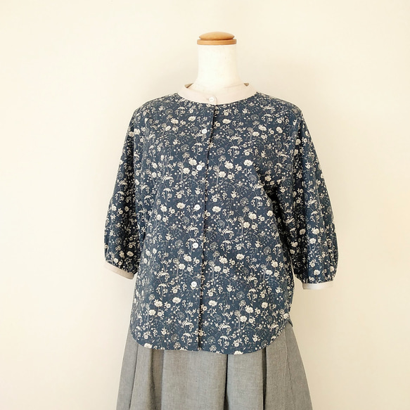 Botanical flower blouse ネイビー Ｍ～Ｌサイズ 1枚目の画像