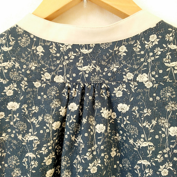 Botanical flower blouse ネイビー Ｍ～Ｌサイズ 6枚目の画像