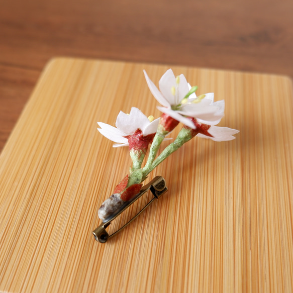 和紙の花 ブローチ『桜（ソメイヨシノ）』 和紙アクセサリー 9枚目の画像