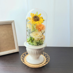 ひまわりのプリザーブドフラワー仏花　お供えガラスドーム 1枚目の画像