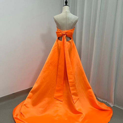 送料無料！パーティードレス オレンジ ベアトップ リボン 床付く 背中  