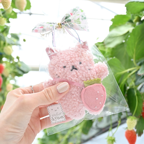 いちごミルクなベビうさぎちゃん&猫ちゃん（いちごポシェット
