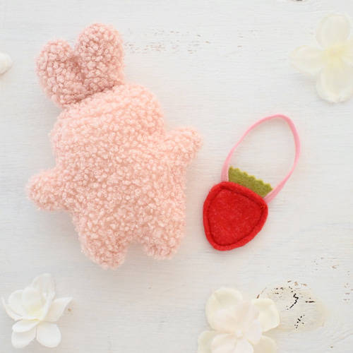 いちごミルクなベビうさぎちゃん&猫ちゃん（いちごポシェット付き