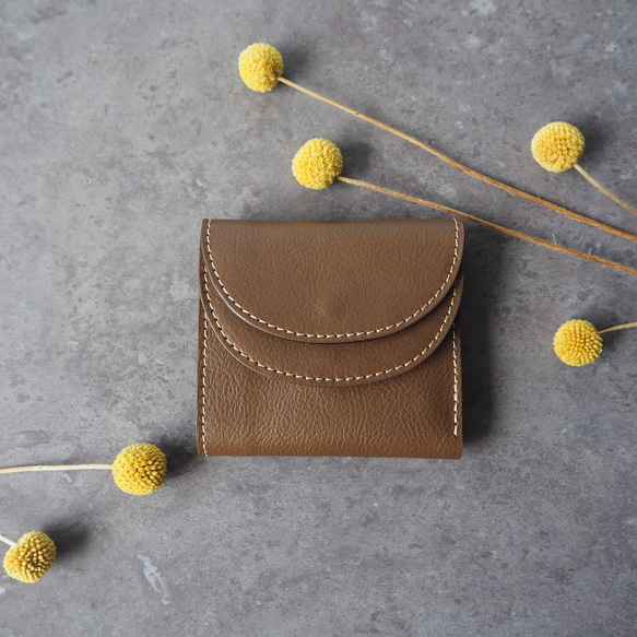 ダブルフラップ二つ折り財布〈トープ〉 二つ折り財布 mala ruka