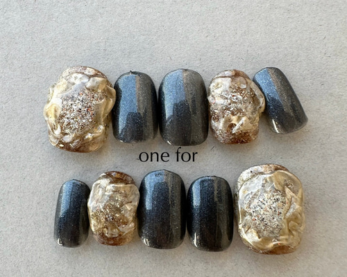 ［04］ネイルチップ ぷっくりネイル ミラーネイル 癖ネイル 個性派 オーダー 成人式nail🦎💕 オーダーありがとうございました