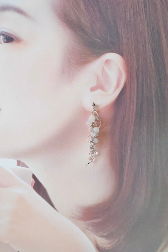 揺れるたび爽やかオーロラスズランピアス/イヤリング 5枚目の画像