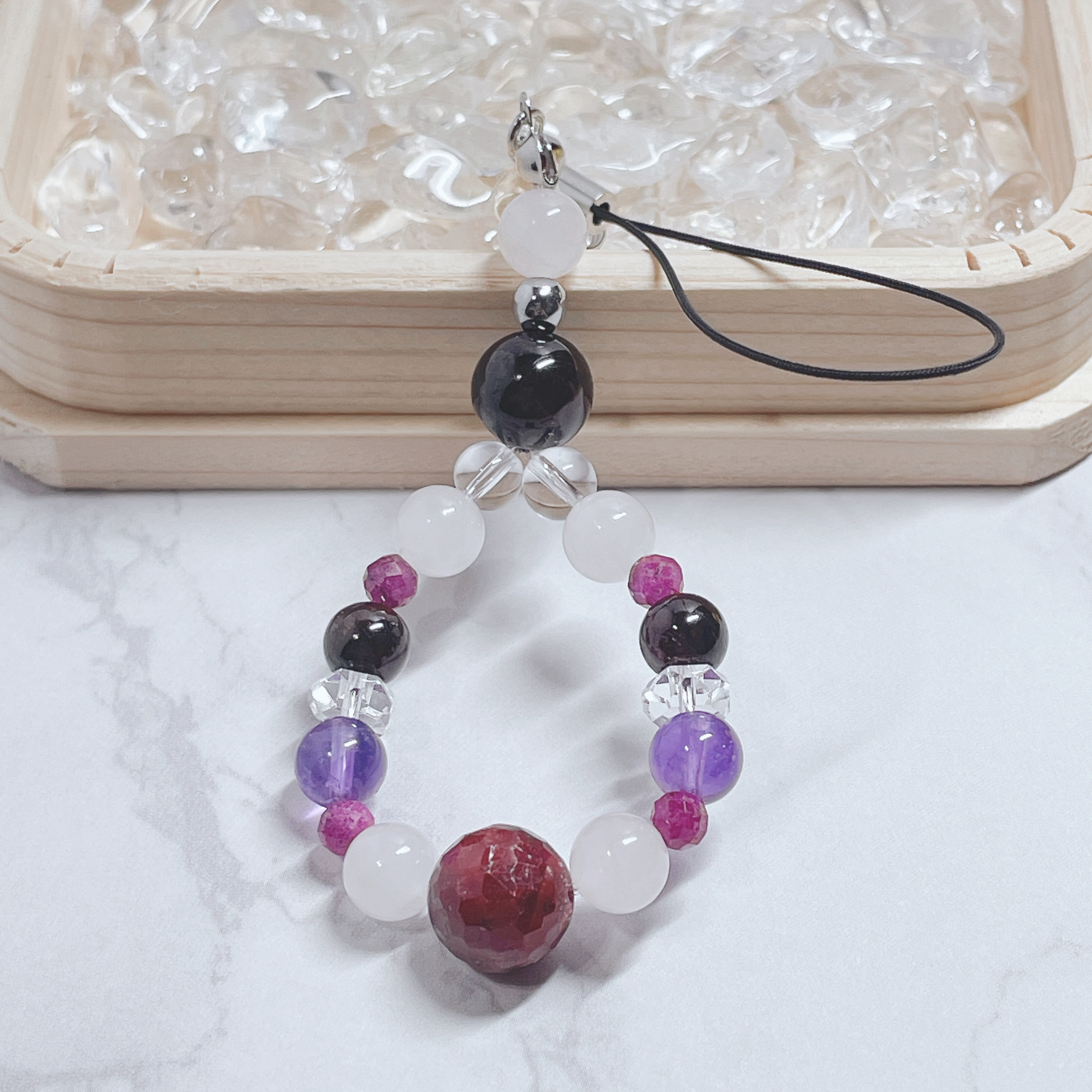 ✦恋も仕事も勝利へ導く！ ルビー・ガーネット・ローズクォーツ・アメジスト・水晶 天然石 ストラップ No703S