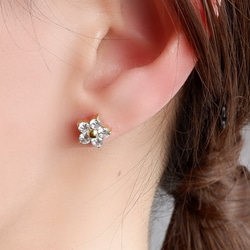 4℃✨ダイヤピアス　フラワー フラワーモチーフ ダイヤモンド ピアス – 18Kホワイトゴールド