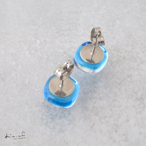 空色ピアス イヤリング ガラス スクエア 一粒 かっこかわいい ブルー