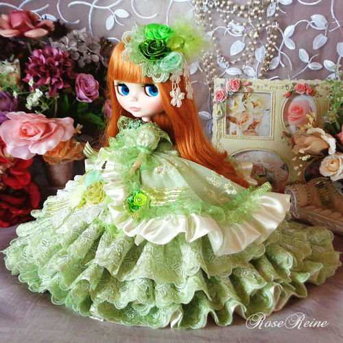 特売 エリザベート王妃 春の訪れを彩るファンタジーグリーンの 洋服