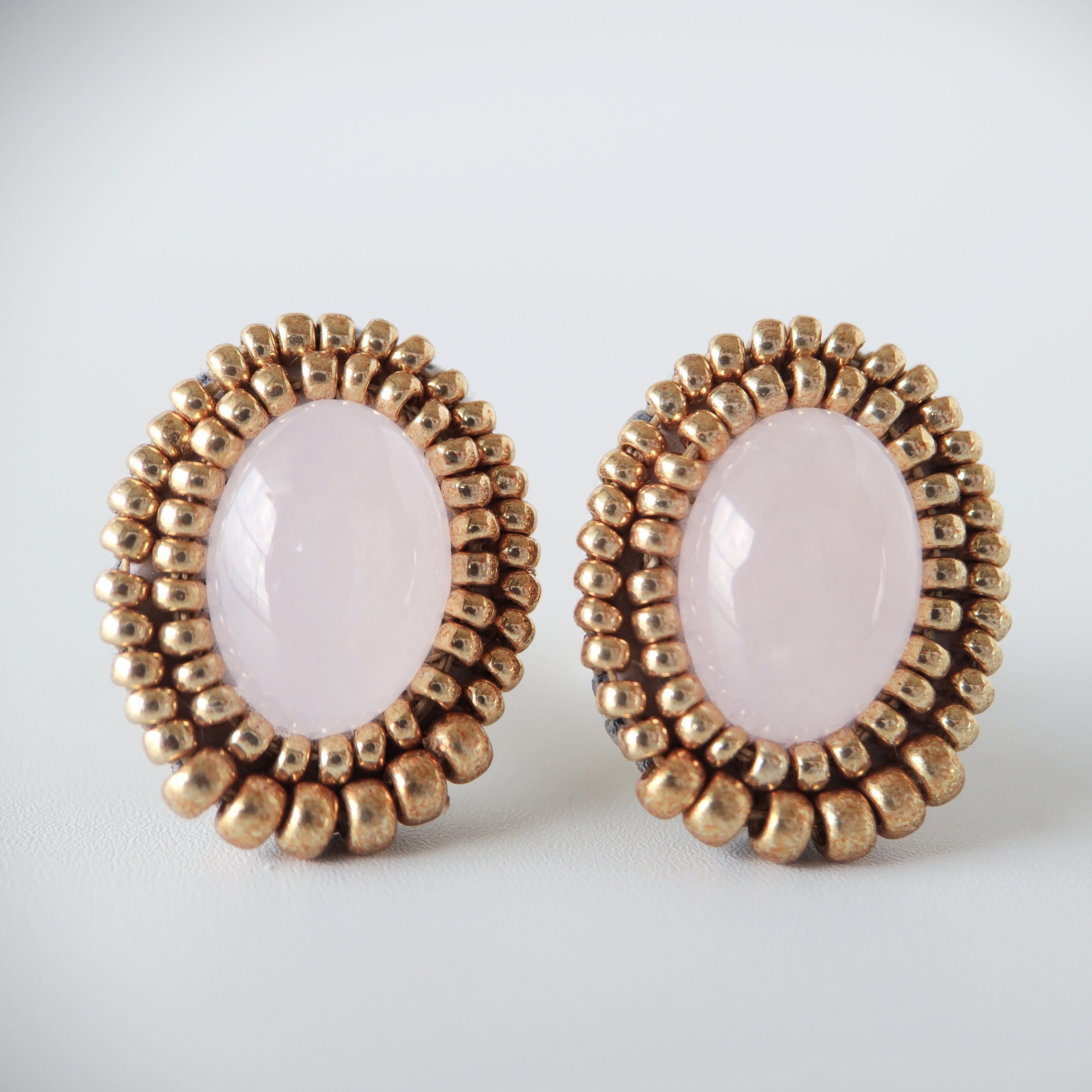 天然石 ローズクォーツ ピアス イヤリング ビーズ刺繡  10月誕生石