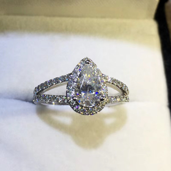 newデザイン】ペアシェイプ モアサナイト ダイヤ リング K18WG 指輪  