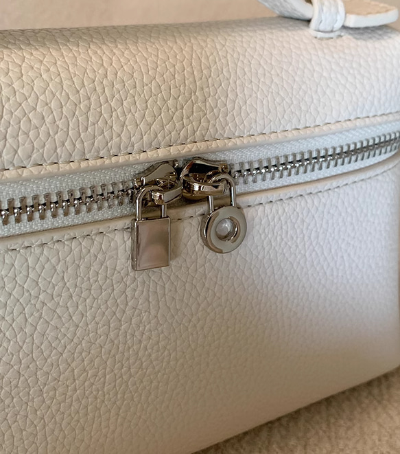 新作! シンプルなハンドバッグ  手作りのレザーバッグ  ２WAYハンドバッグ  通勤   鞄 10枚目の画像