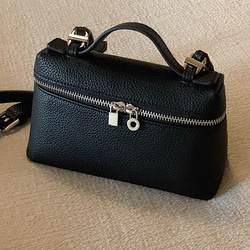 新作! シンプルなハンドバッグ  手作りのレザーバッグ  ２WAYハンドバッグ  通勤   鞄 2枚目の画像