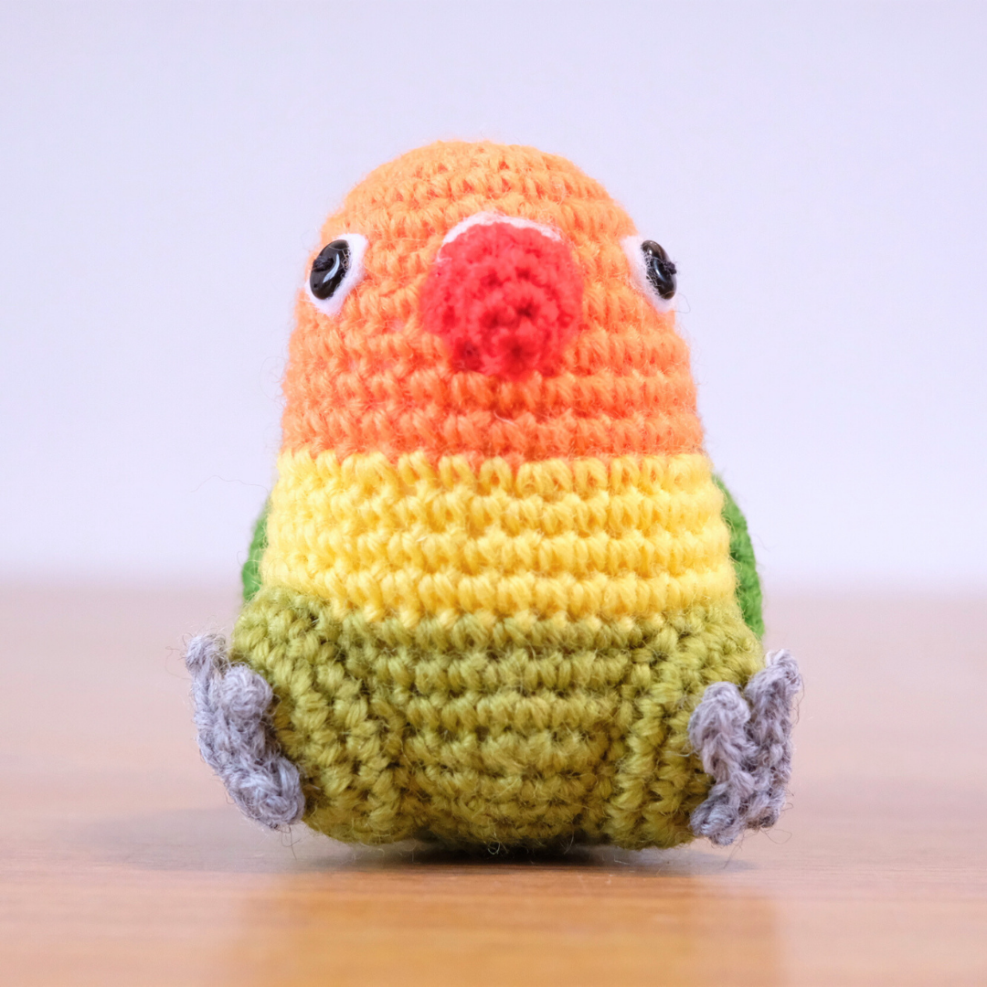 おすわりインコあみぐるみ【ルリコシボタンインコ】