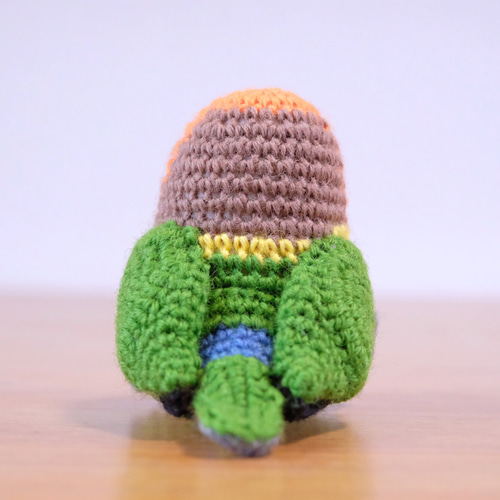 おすわりインコあみぐるみ【ルリコシボタンインコ】 あみぐるみ 福はな