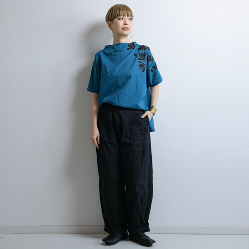 速乾】雨の日もきちんと見える半袖 ボトルネックTブラウス＜手描き木蓮