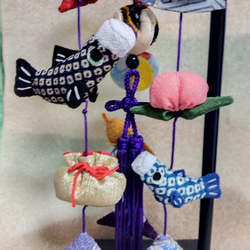 小さな吊るし飾り 鯉のぼり (飾り台付き) 5枚目の画像