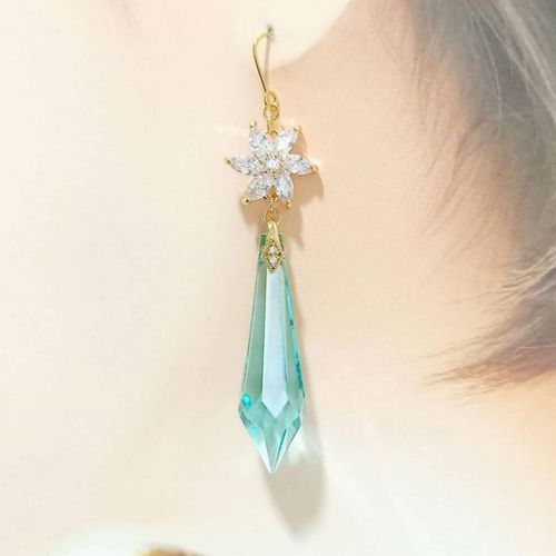 美しい宝石の輝き◇廃盤特注スワロフスキーアンティークグリーンの