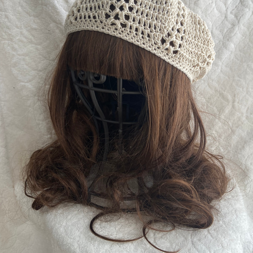 ☆UVカット加工 手編み ベレー帽☆グレージュ ☆UVカット加工 手編み ベレー帽☆グレージュ