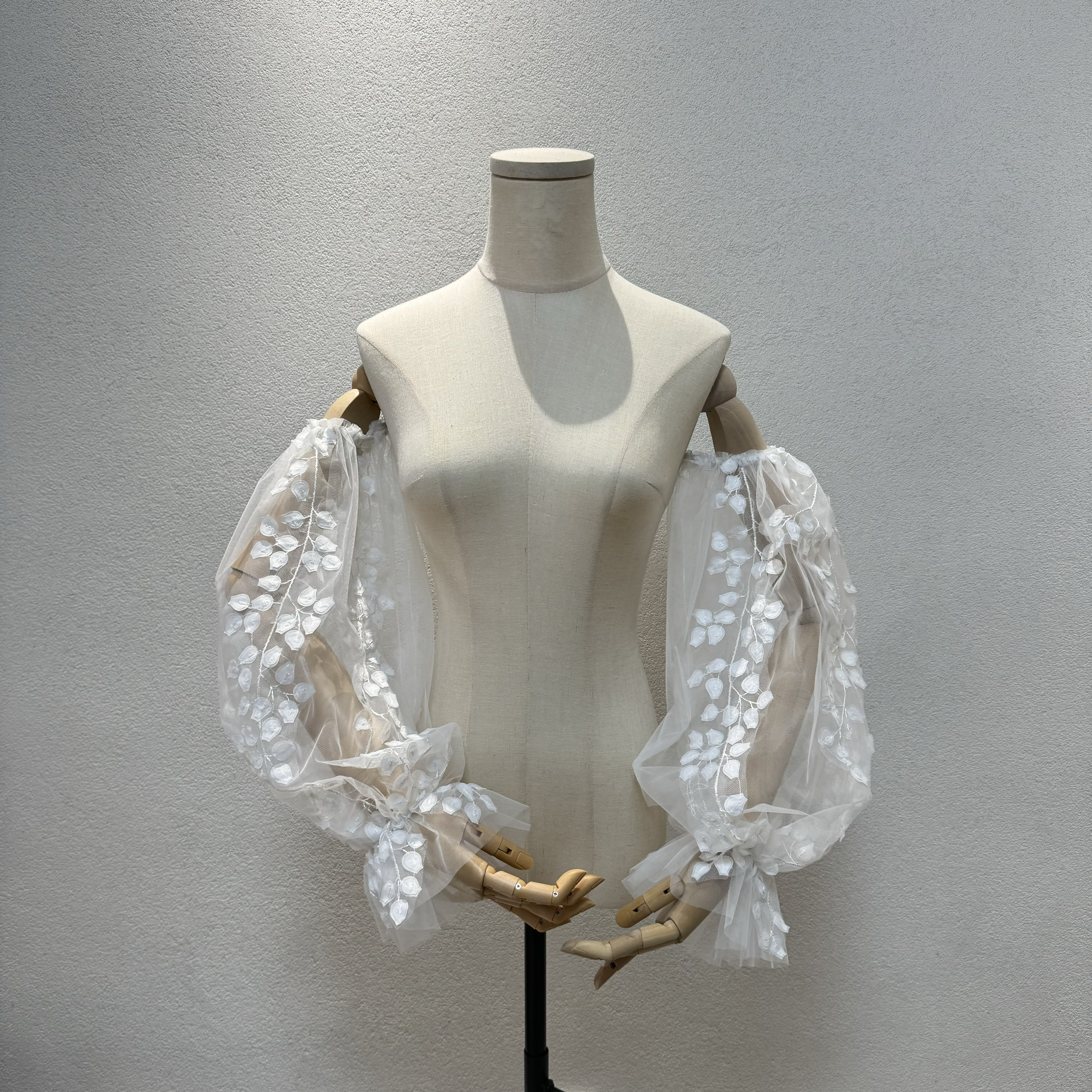 枝花刺繍　可愛い袖　長袖　取り外し可能　オーダー可能オフショルダー付け袖　二の腕を隠せる　ウェディングドレス二次会音楽会 5,516円