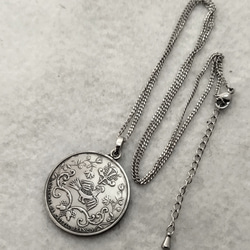 銀貨　カステロブランコ刺繍　ポルトガルのコインネックレス　 着けっ放しOK 3枚目の画像