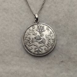 銀貨　カステロブランコ刺繍　ポルトガルのコインネックレス　 着けっ放しOK 1枚目の画像
