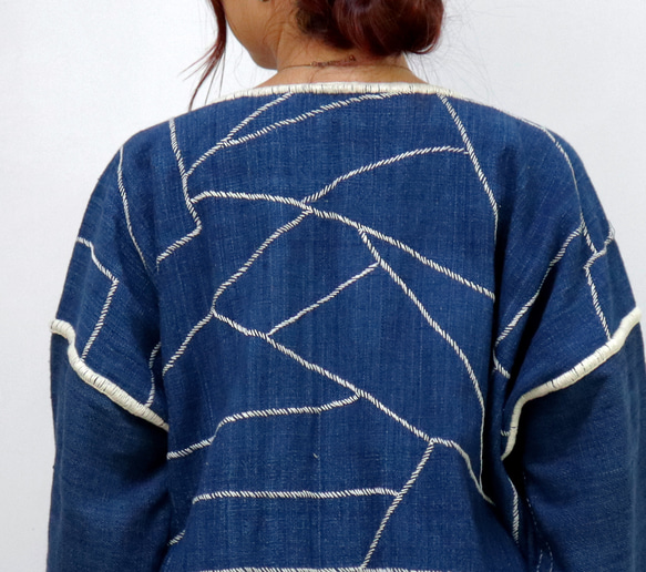 藍染め柔らか手織り綿、手刺繡の長袖羽織ジャケット、ゆったりサイズ 15枚目の画像