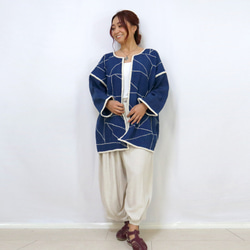 藍染め柔らか手織り綿、手刺繡の長袖羽織ジャケット、ゆったりサイズ 2枚目の画像