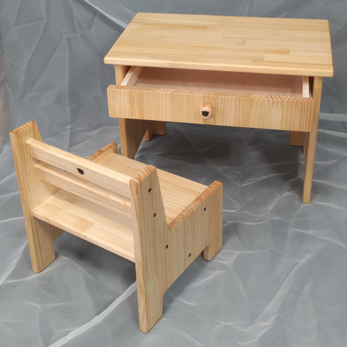 お孫さんが大喜び❤単品 手作り幼児向けテーブル 太陽❤ 全国送料込み