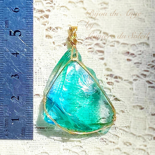 休息からの転換〜アンダラクリスタルのトリプルカラーペンダントトップ