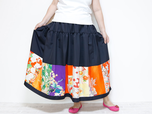 Kimono HAREGI Skirt Long -Using Vintage Kimono Fabrics 第15張的照片