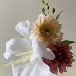 ＜お供え花＞華やかな大輪のカサブランカ仏花/アーティフィシャルフラワー 2枚目の画像