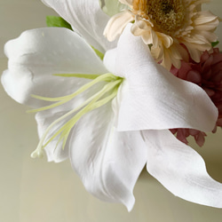 ＜お供え花＞華やかな大輪のカサブランカ仏花/アーティフィシャルフラワー 3枚目の画像