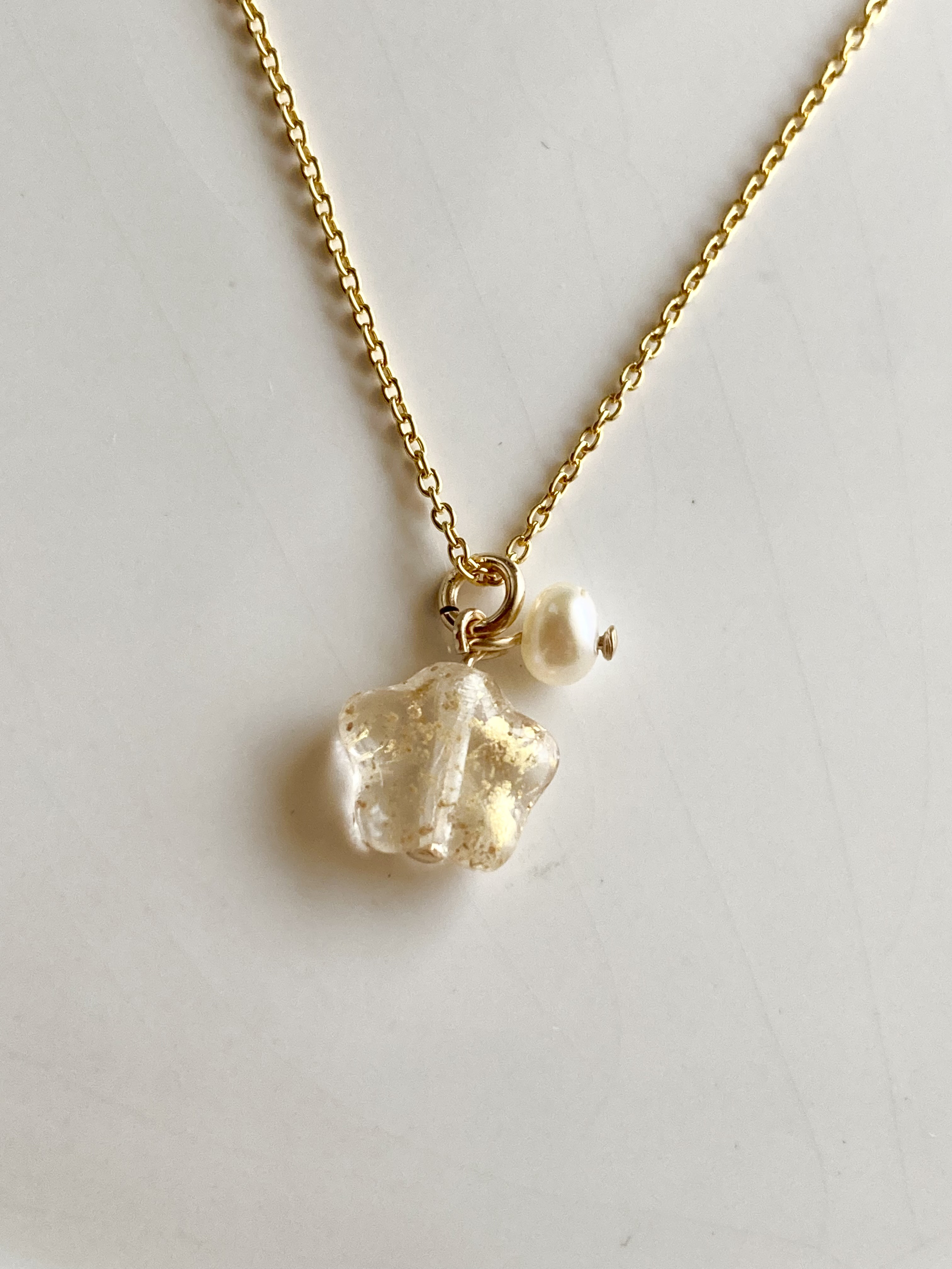 ★ 可愛い星のグラスビーズのネックレス①（K14ゴールドフィルド）★アレルギー対応