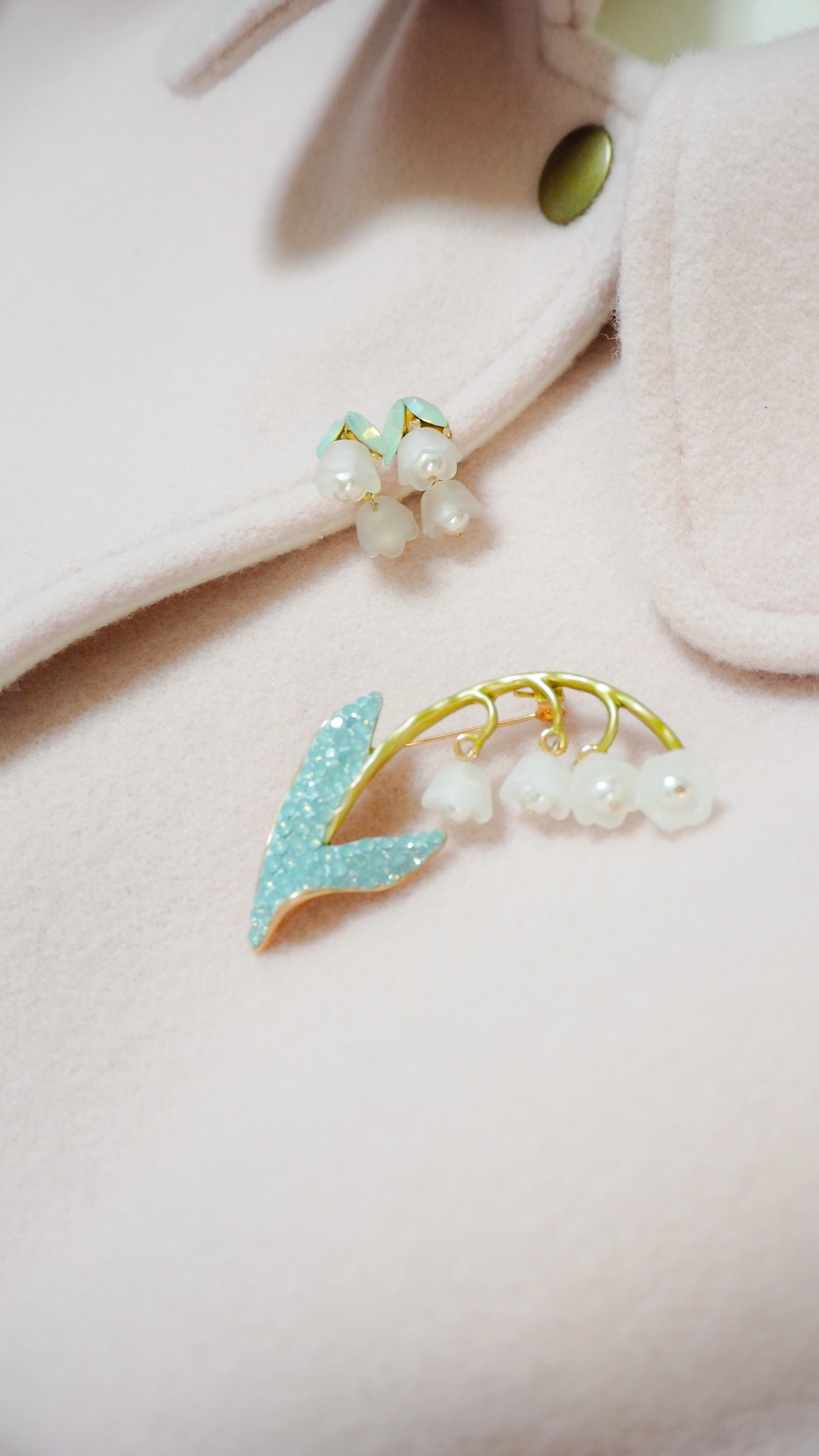 すずらんブローチ　小ぶりブローチ　スズランブローチ　ゆらゆらブローチ　エレガントブローチ 6,248円