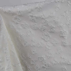 上品 白です 花柄 ジャカード織りの生地 3枚目の画像