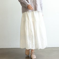 可愛的褶皺裙，飾有立體刺繡和刺繡蕾絲。帶襯裡。 100%純棉。 240406-1 第10張的照片