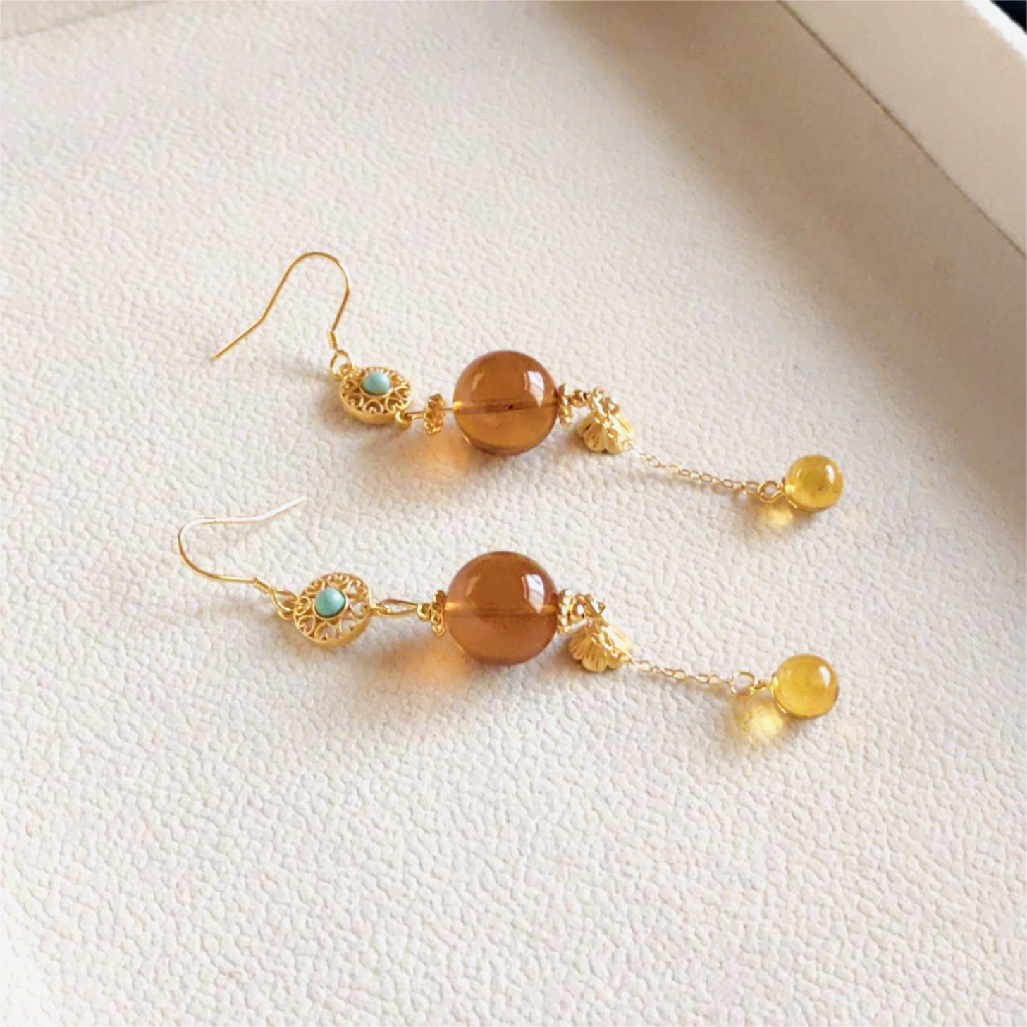 50％OFF NewOpen タッセルピアス フックイヤリング 天然石 琥珀 アンバー　おしゃれ